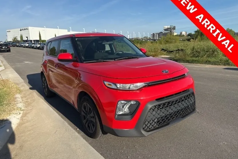 2020 Kia Soul LX photo 1