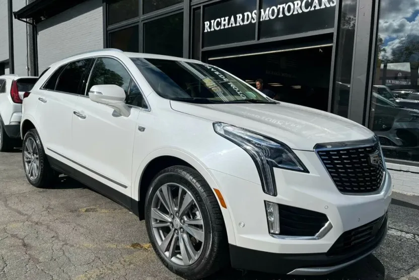 2021 Cadillac XT5 Platinum Premium Luxury photo 1
