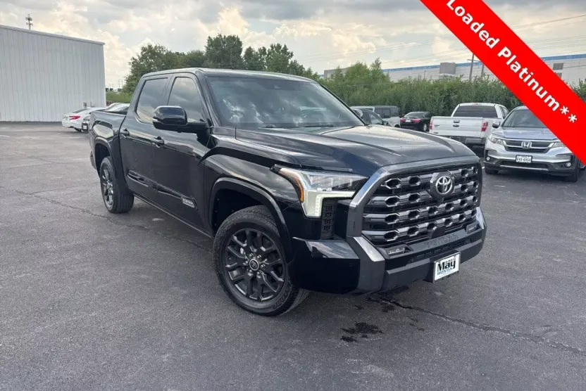 2023 Toyota Tundra Platinum photo 1