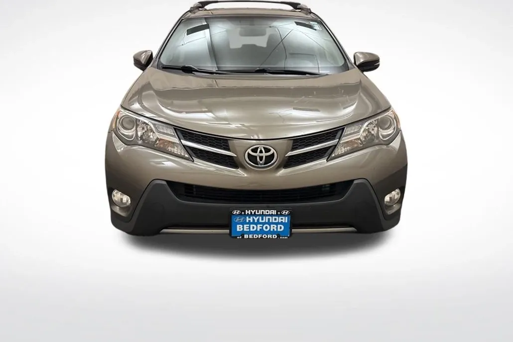 2015 Toyota RAV4 XLE photo 1