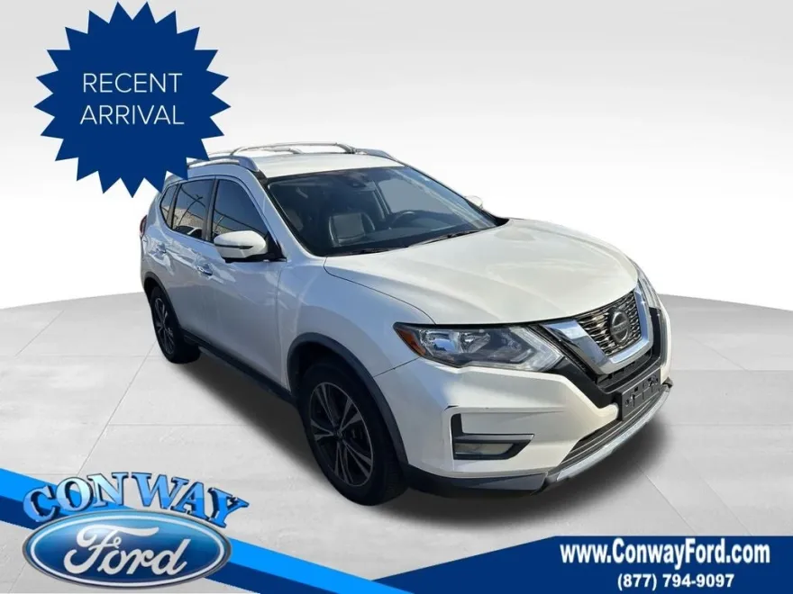 2020 Nissan Rogue SV photo 1