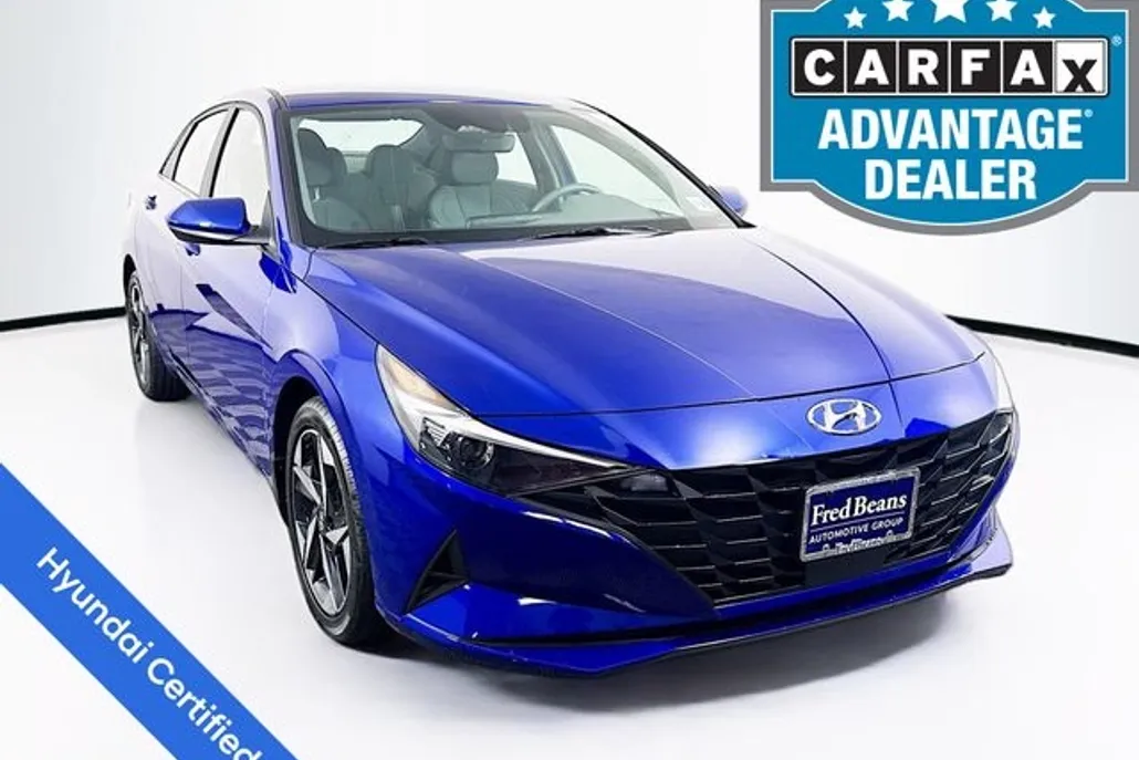 2023 Hyundai Elantra SEL photo 1