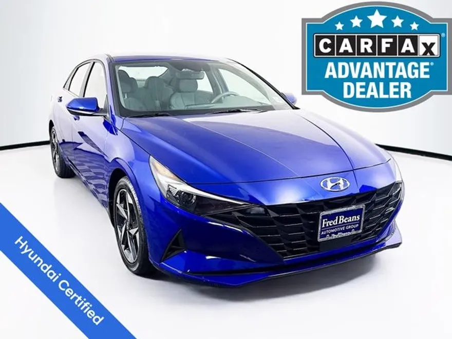 2023 Hyundai Elantra SEL photo 1