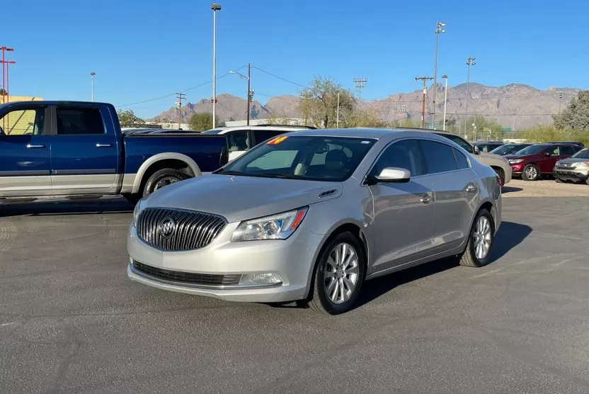 2014 Buick LaCrosse Base photo 1