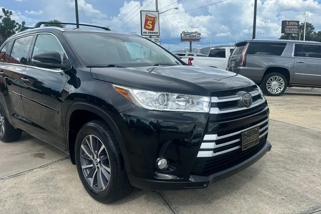 2018 Toyota Highlander XLE photo 1