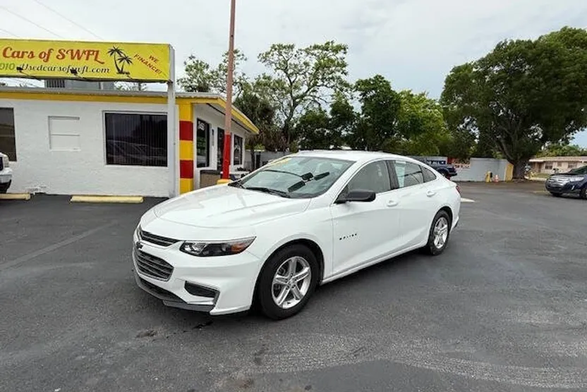 2018 Chevrolet Malibu LS photo 1