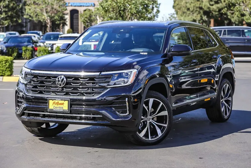 2025 Volkswagen Atlas Cross Sport SEL Premium R-Line photo 1