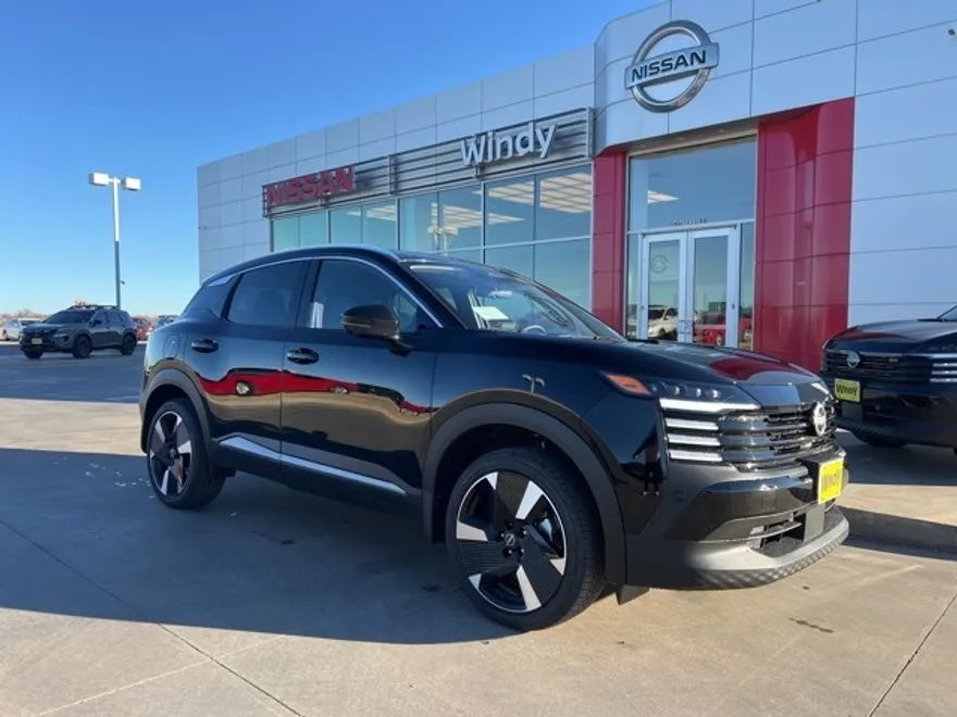 2025 Nissan Kicks SR photo 1
