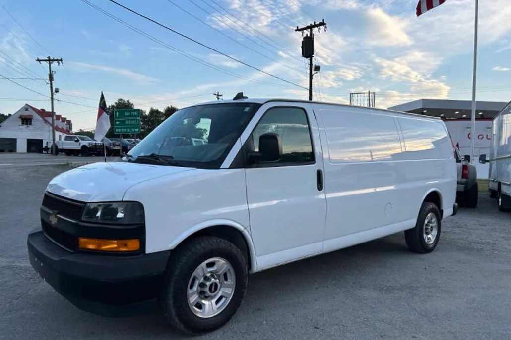 2018 Chevrolet Express 2500 Cargo Van photo 1