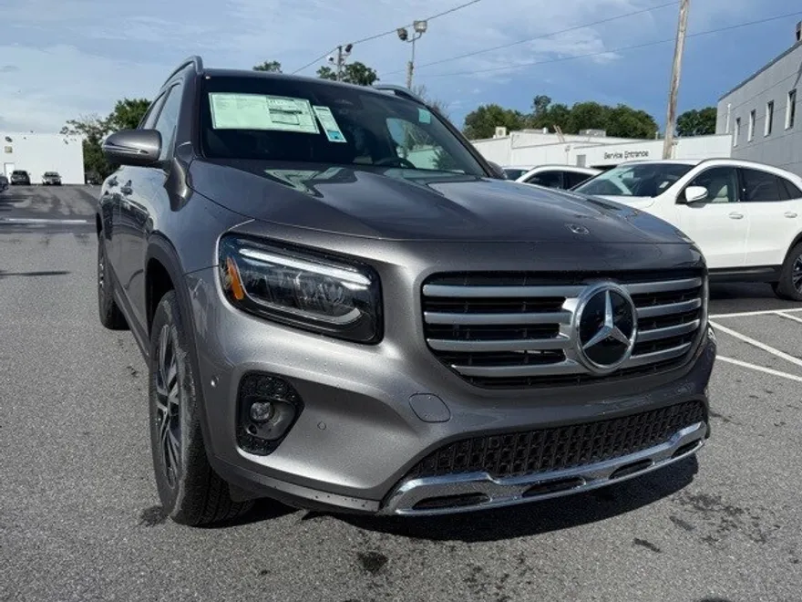2025 Mercedes Benz GLB 250 4MATIC photo 1