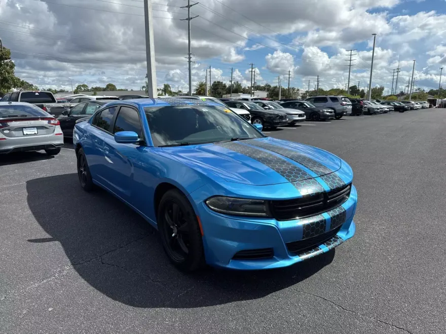 2019 Dodge Charger SXT photo 1