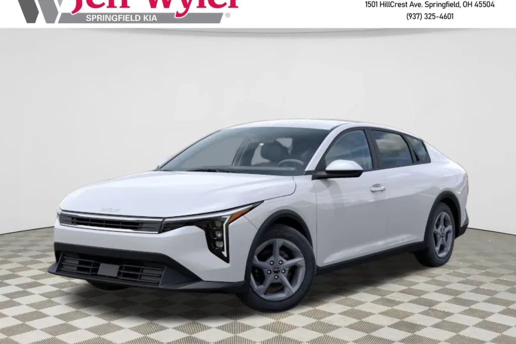 2025 Kia K4 LXS photo 1
