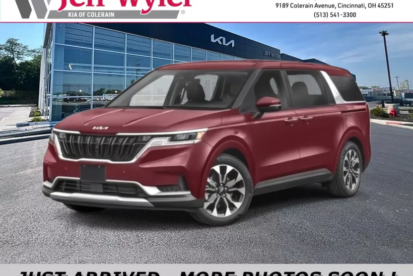 2024 Kia Carnival EX photo 1
