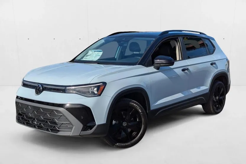 2025 Volkswagen Taos SE photo 1