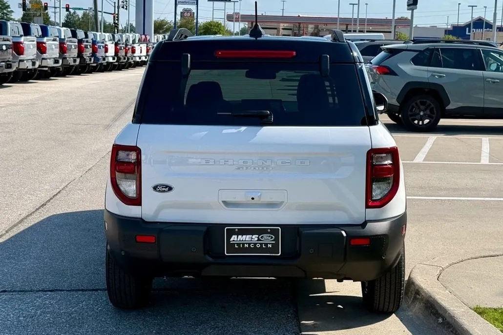 2025 Ford Bronco Sport Outer Banks photo 1