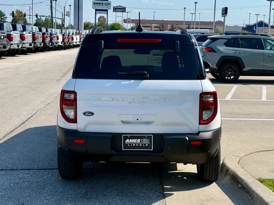 2025 Ford Bronco Sport Outer Banks photo 1