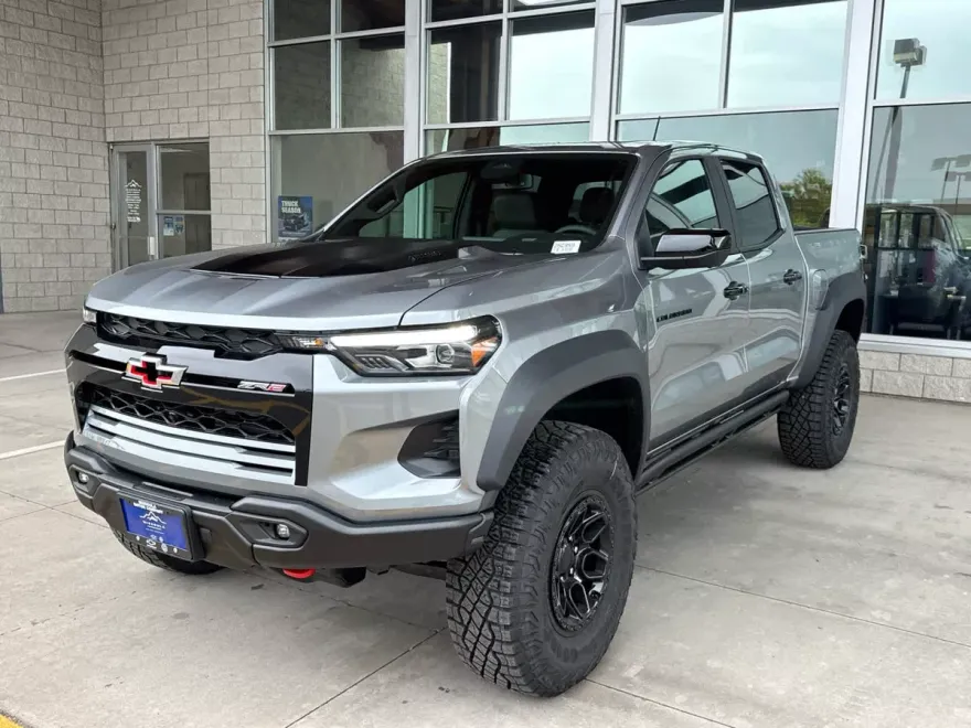 2025 Chevrolet Colorado ZR2 photo 1