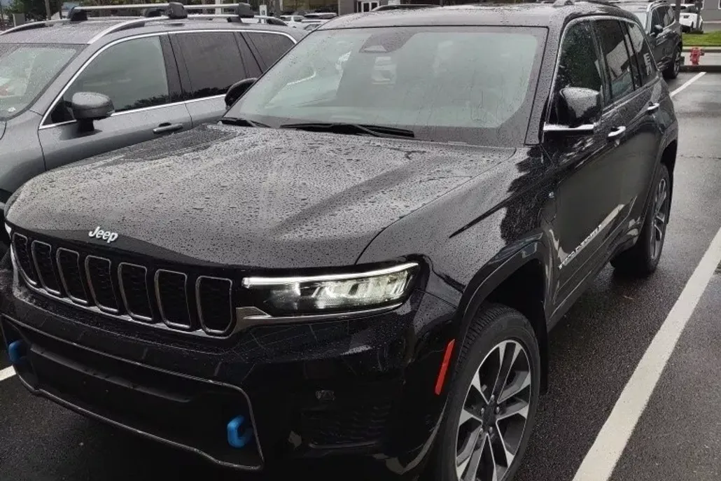 2023 Jeep Grand Cherokee Overland 4xe photo 1
