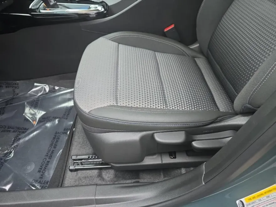 2025 Chevrolet Trax LT photo 11