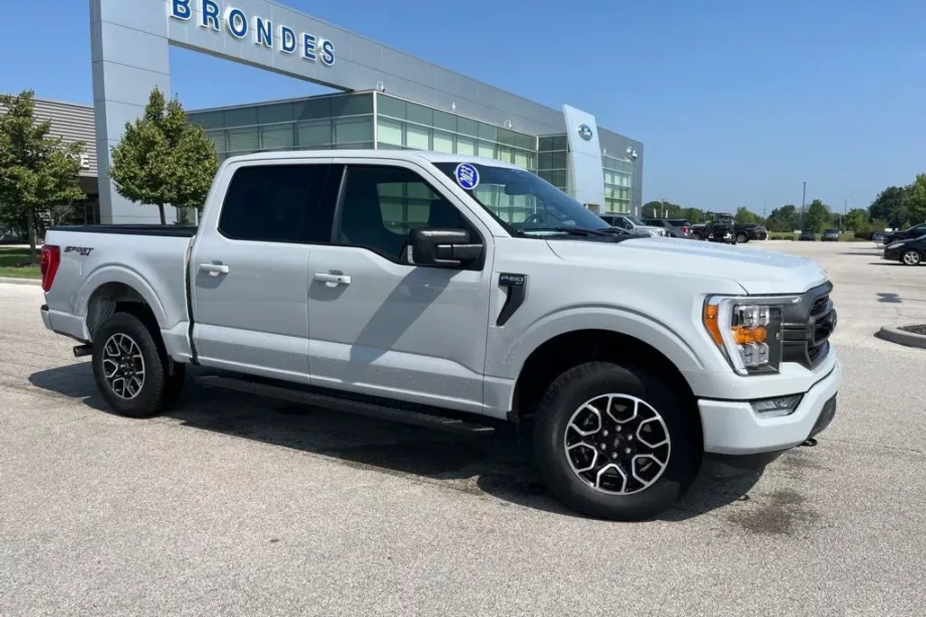2023 Ford F-150 XLT photo 1