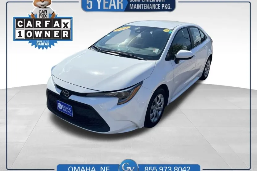 2021 Toyota Corolla LE photo 1