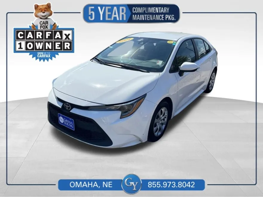 2021 Toyota Corolla LE photo 1