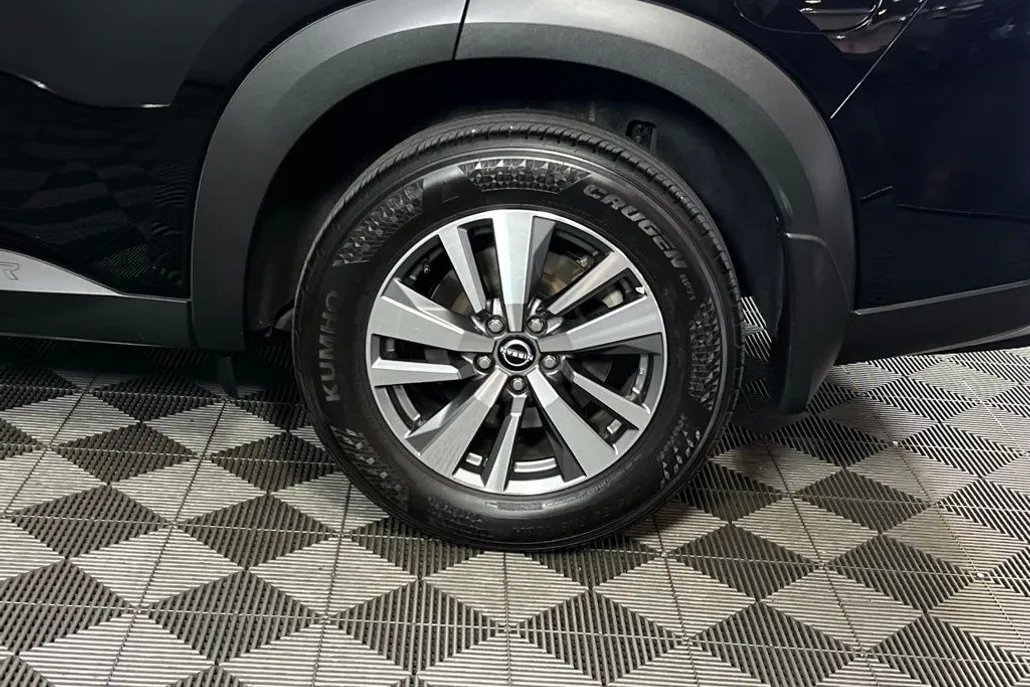 2023 Nissan Pathfinder SL photo 1