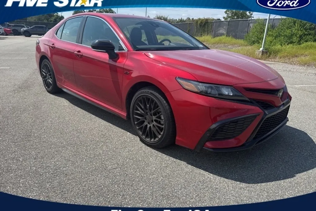 2024 Toyota Camry SE photo 1