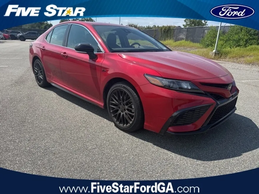 2024 Toyota Camry SE photo 1