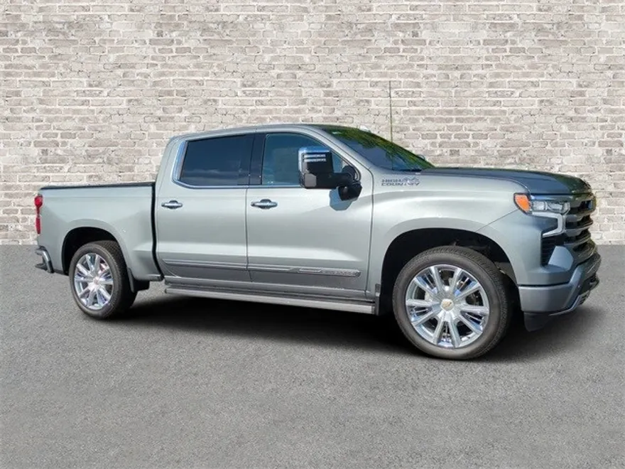 2024 Chevrolet Silverado 1500 High Country photo 1