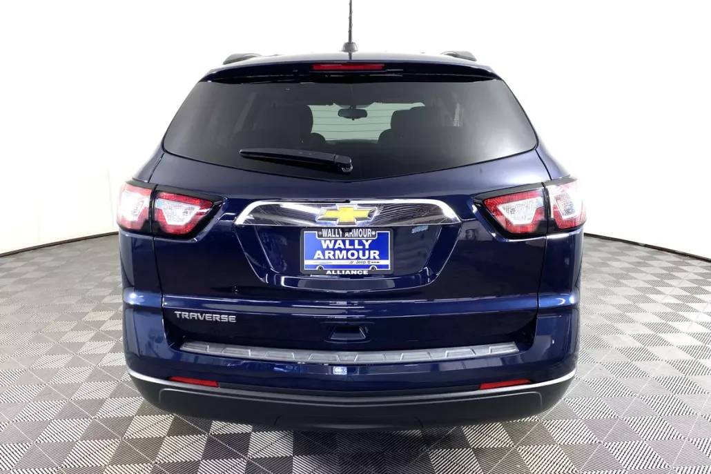 2017 Chevrolet Traverse LS photo 1