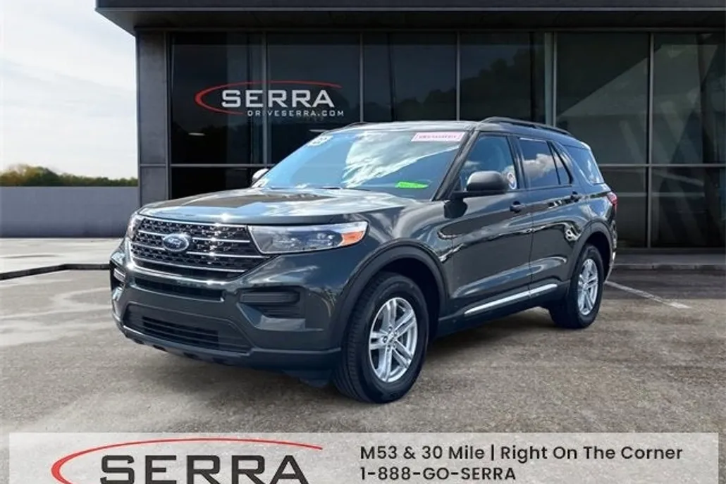 2022 Ford Explorer XLT photo 1