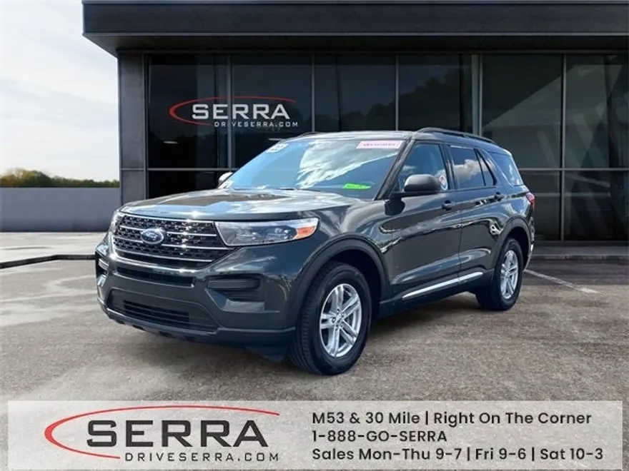 2022 Ford Explorer XLT photo 1