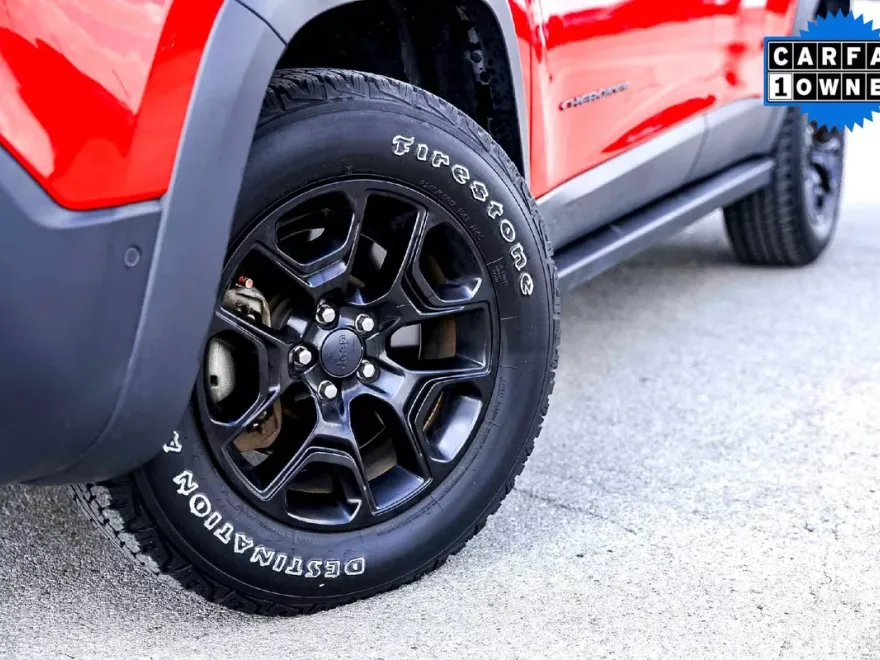 2019 Jeep Cherokee Trailhawk photo 1