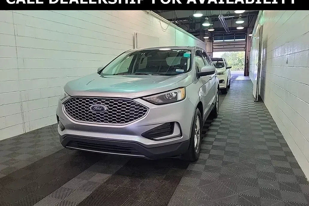 2024 Ford Edge SEL photo 1