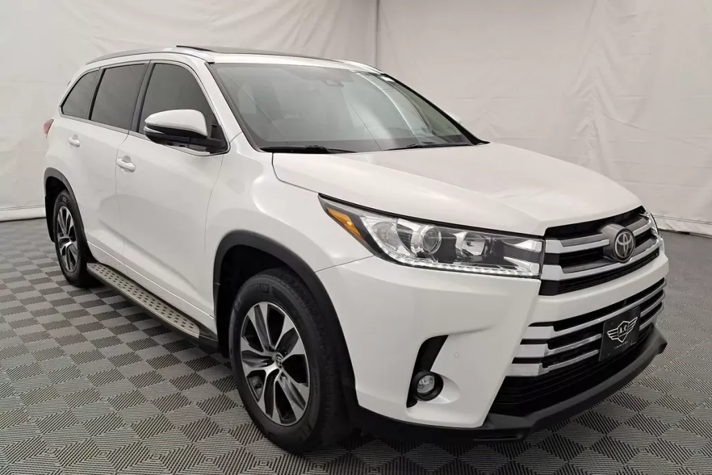 2019 Toyota Highlander Limited Platinum photo 1