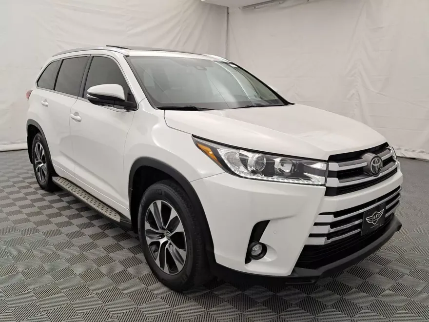 2019 Toyota Highlander Limited Platinum photo 1