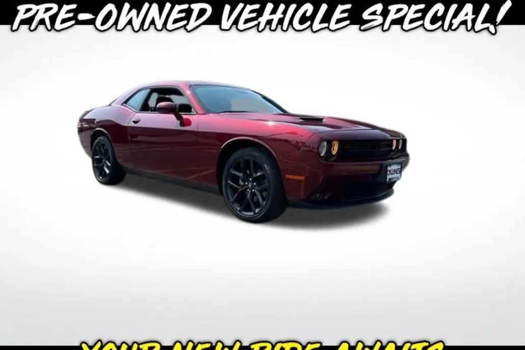 2022 Dodge Challenger SXT photo 1