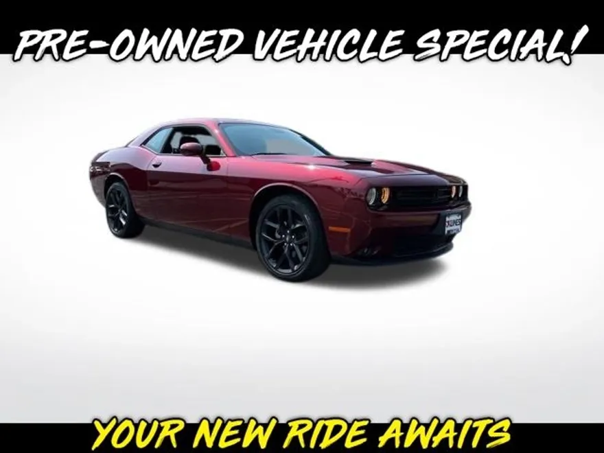 2022 Dodge Challenger SXT photo 1