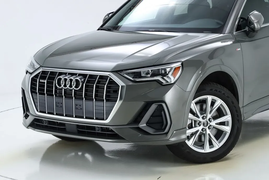 2024 Audi Q3 Premium Plus S line photo 1