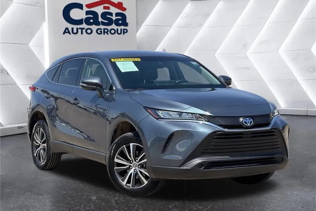 2022 Toyota Venza LE photo 1