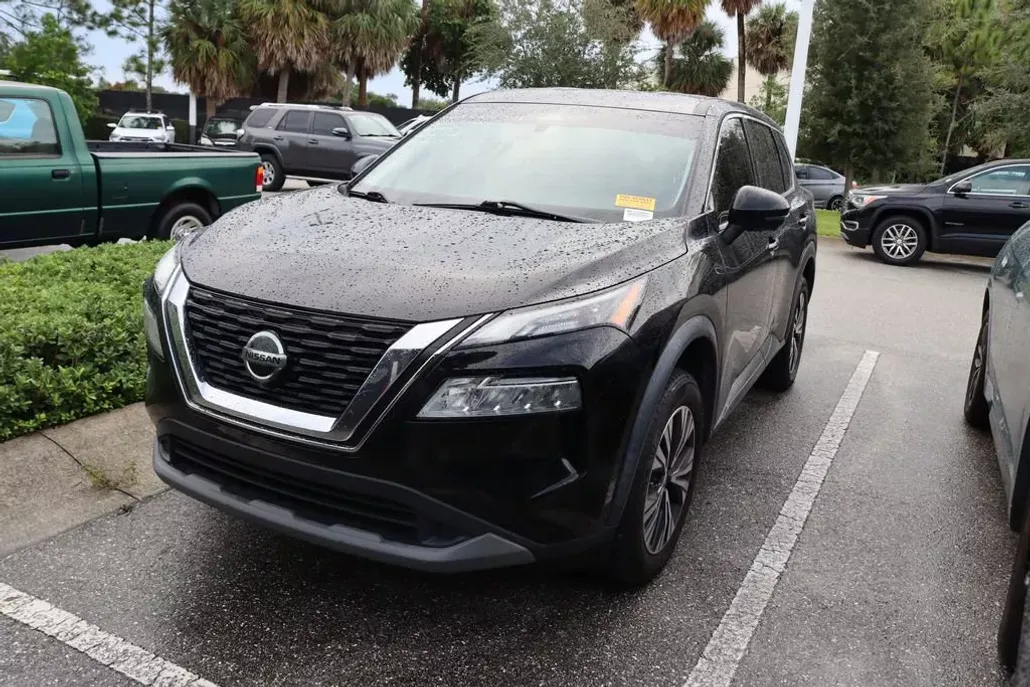 2021 Nissan Rogue SV photo 1