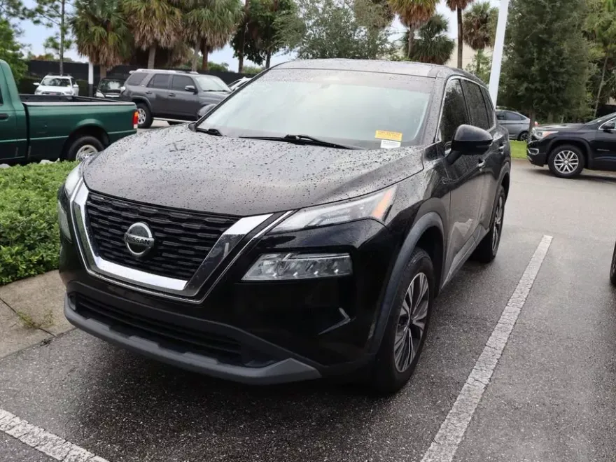 2021 Nissan Rogue SV photo 1