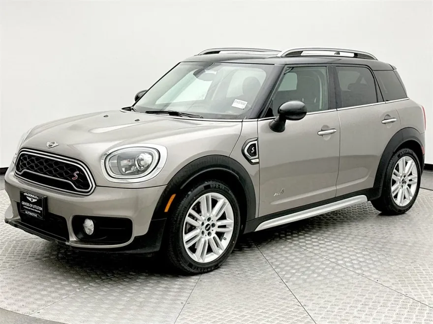 2017 Mini Cooper S ALL4 photo 1