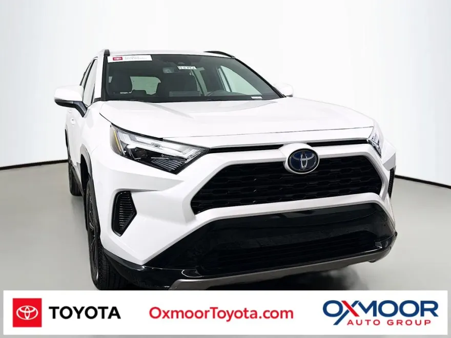 2024 Toyota RAV4 Hybrid SE photo 1