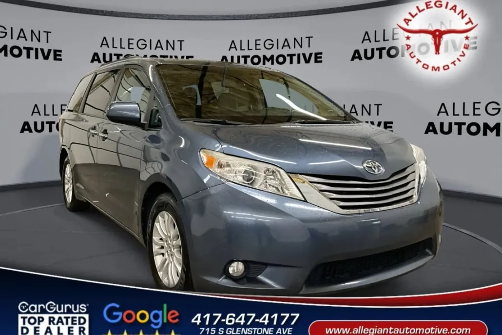 2015 Toyota Sienna XLE Premium photo 1