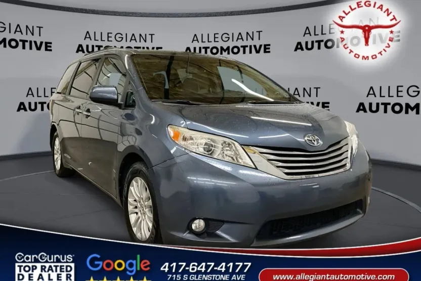 2015 Toyota Sienna XLE Premium photo 1