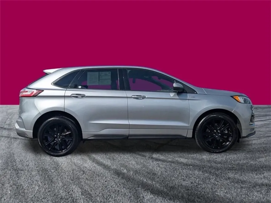 2022 Ford Edge ST photo 1