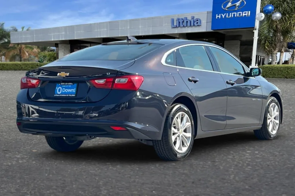 2025 Chevrolet Malibu 1LT photo 1