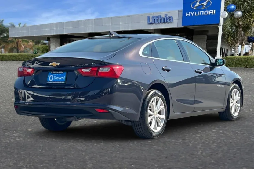 2025 Chevrolet Malibu 1LT photo 1